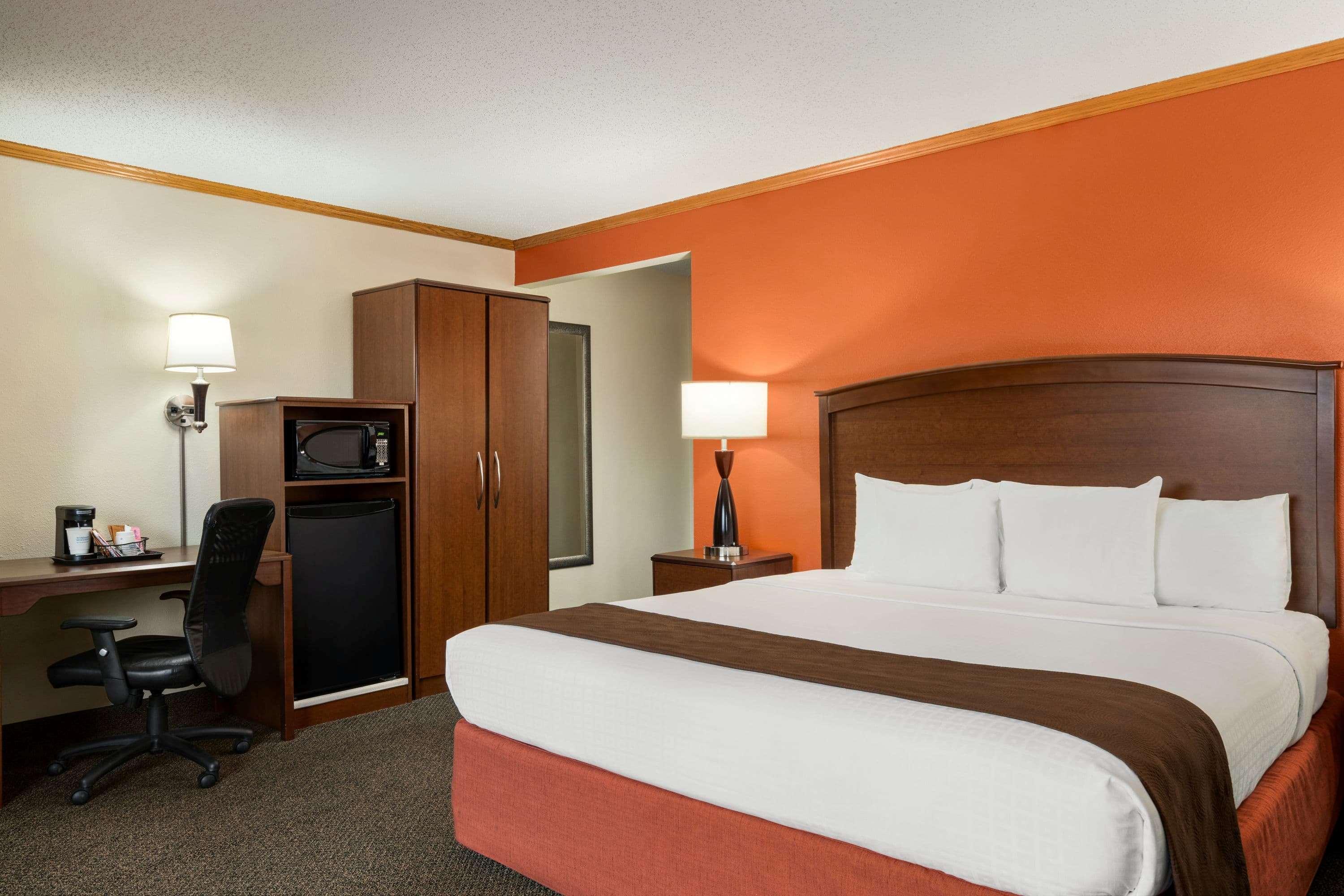 Americinn By Wyndham Virginia Εξωτερικό φωτογραφία