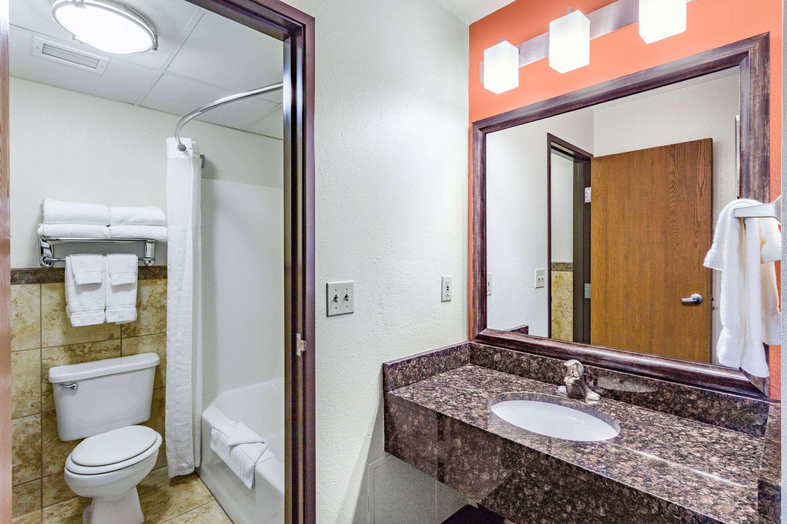 Americinn By Wyndham Virginia Εξωτερικό φωτογραφία